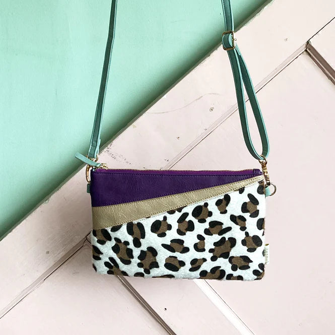 Animal clutch outlet bag