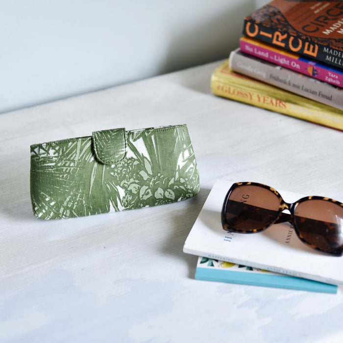 Tropical Fern Glasses Case