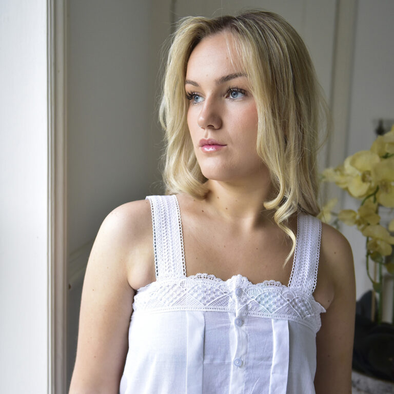 Ladies Strappy Short Nightdress with Lace 'Nellie'