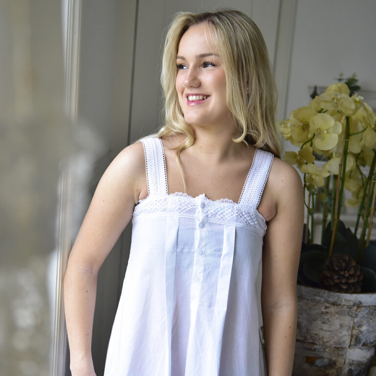 Ladies Strappy Short Nightdress with Lace 'Nellie'