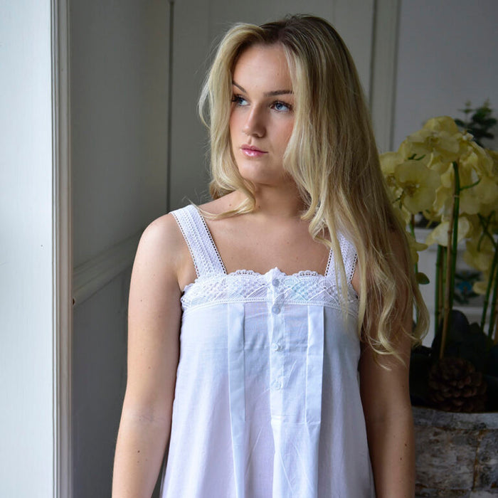 Ladies Strappy Short Nightdress with Lace 'Nellie'