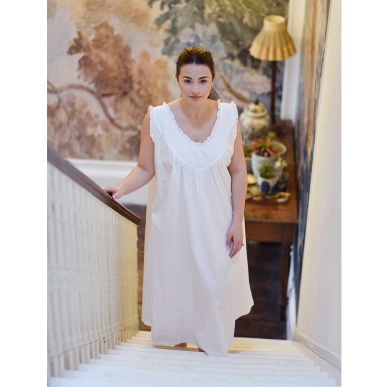 White sales sleeveless nightgown